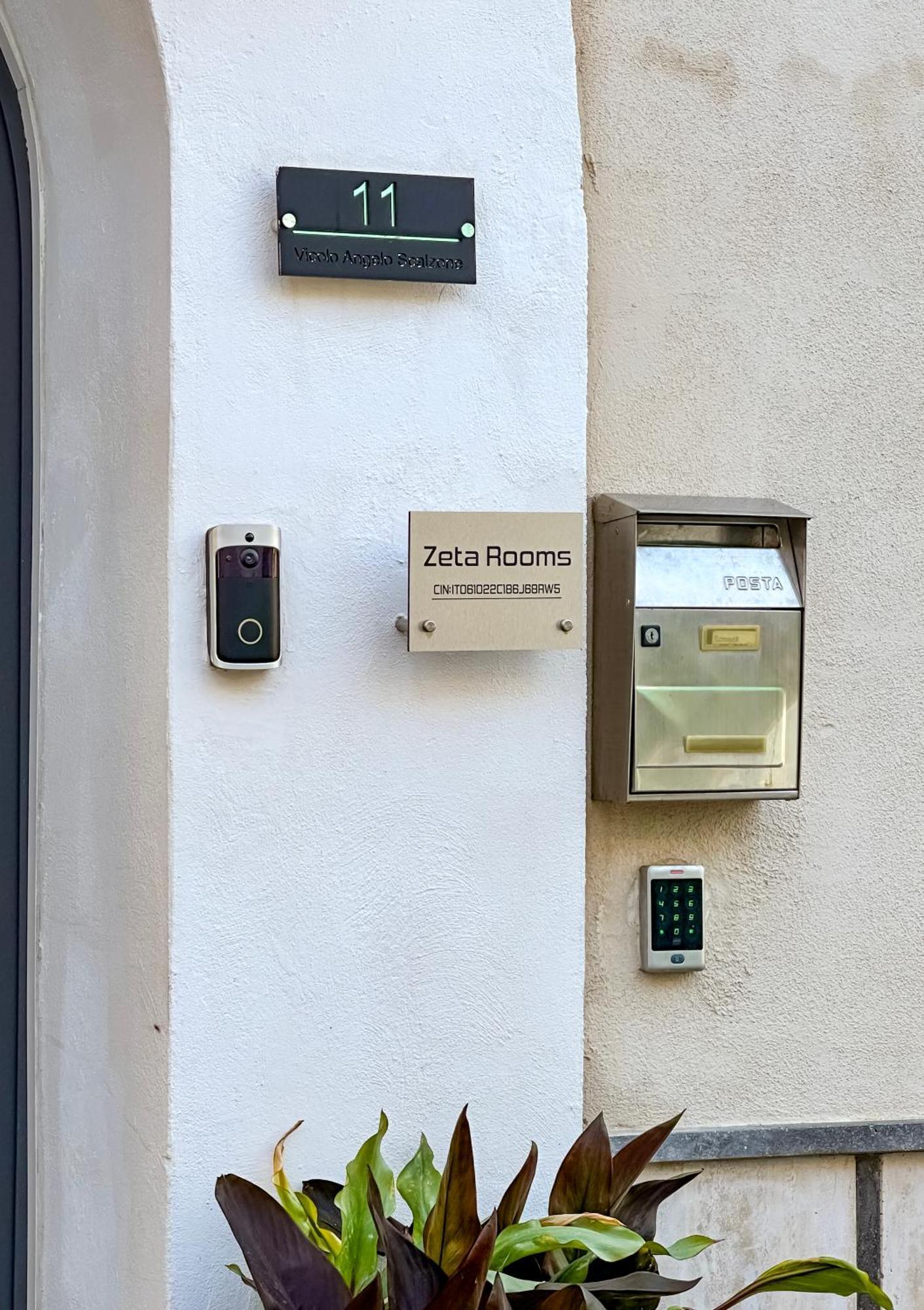 Zeta Rooms Caserta Exterior photo